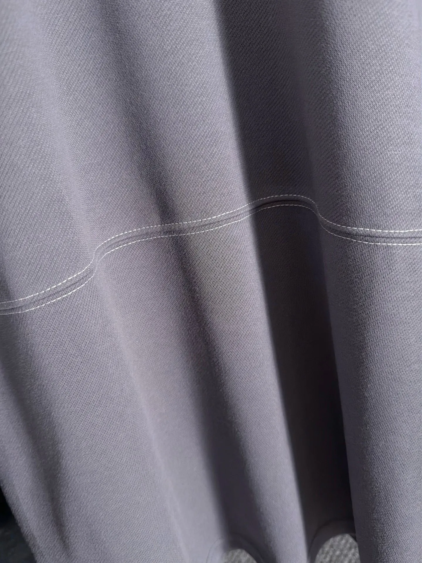 Paris Clover exclusively launches the 2026 autumn and winter New Arrival long-sleeved sweatshirts for men and women. Same Style. Many stars have the same style. Craftsmanship that ordinary small workshops cannot copy. No matter in terms of materials, detail restoration and craftsmanship, we are not afraid of any challenges, just to provide you with wonderful products. Compare the top Original versions at will. No expense is spared just to make it better. Unique imported fabric feel. Purely imported German machine production. Precision operation. Thousands of needles density. A complete set of New Arrival accessories with three standards can be customized simultaneously. Versatile upper body is fashionable, a perfect choice for autumn and winter, and a must-have item. Sizes table: M-4XL (please state your height and weight when placing an order)
